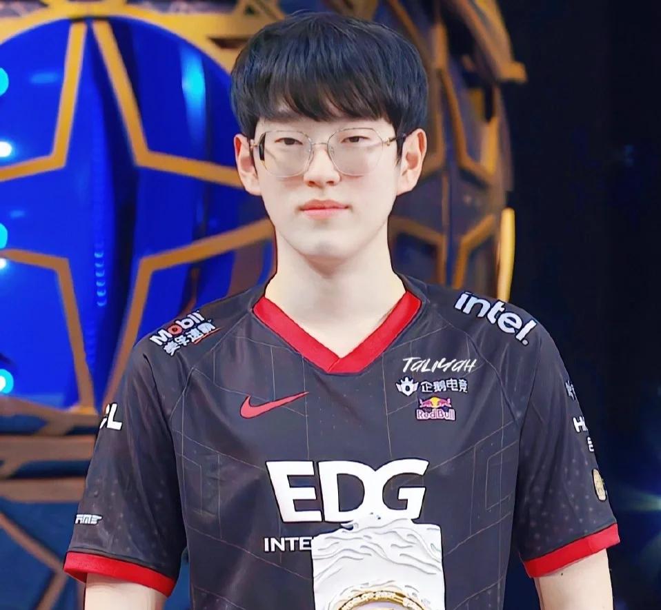 包含Scout连续七场比赛得分超过刷新纪录，利物浦不断突破！赛场气氛高涨的词条