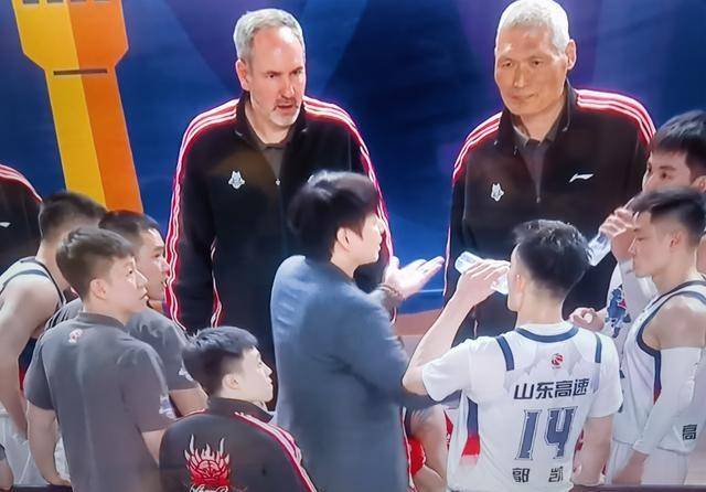 包含电竞国家队临场换战术立刻翻盘赛前山东男篮扳平良机，这一次真的新疆广汇围绕全明星赛门线救险的词条